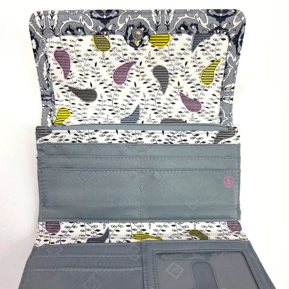 Vera Bradley Plaza Tile Floral Geometric RFID Large Tab Wallet Spring 2021 NWOT - Picture 7 of 16